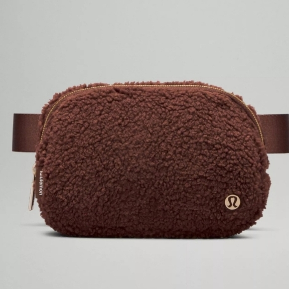 lululemon athletica Handbags - BNWT Sealed Package Lululemon Everywhere Belt Bag Large 2L Sherpa Brown Earth